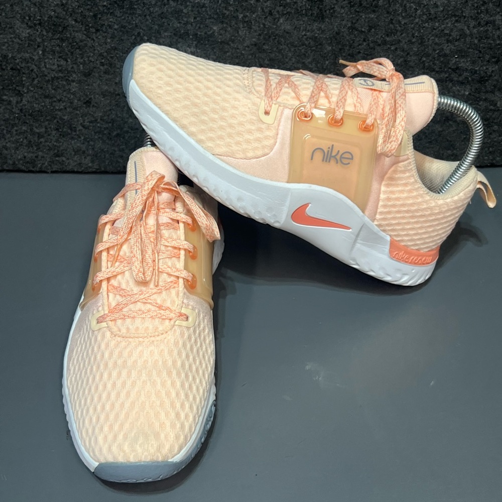 Nike Women's Renew In-Season TR 10 Size 7 - Picture 10 of 15